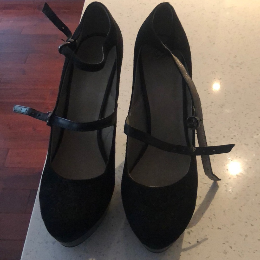Sisley heels